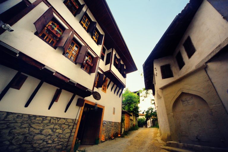 Şerbetçi Konak