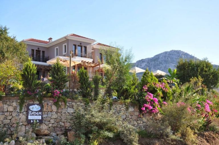Badem Tatil Evi