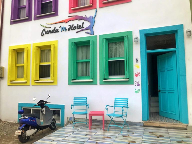 Cundam Hotel