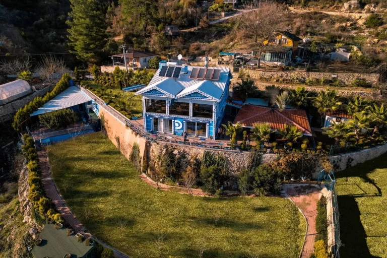 Dolphin Hotel