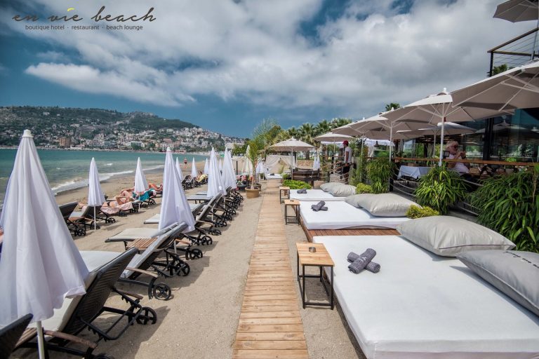 En Vie Beach Hotel