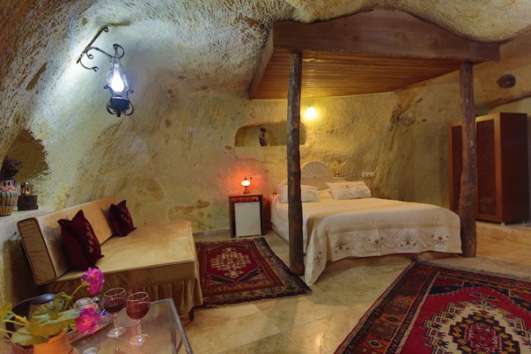 Jerveni Cave