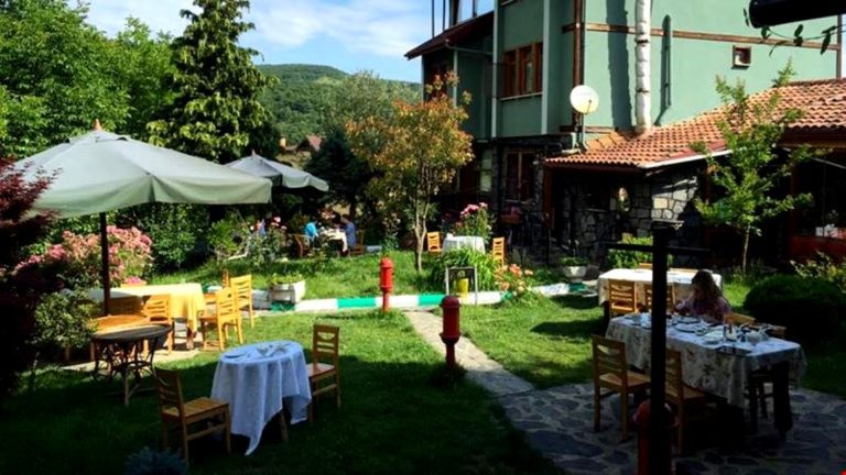 Oylat Köy Konağı