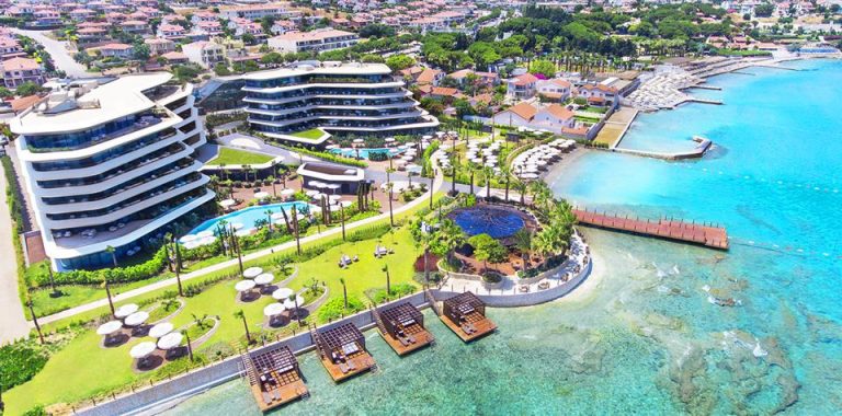 Reges a Luxury Collection Resort & Spa